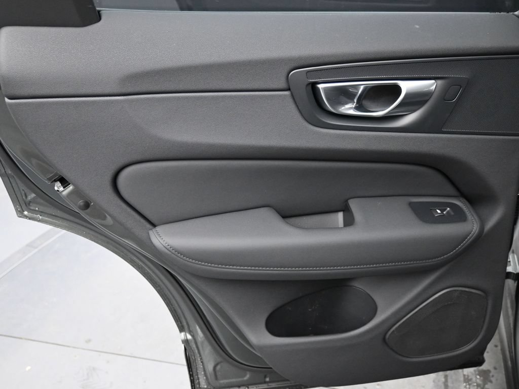 New 2026 Volvo XC60 B5 Plus w/ Climate Package AWD/4WD image 19