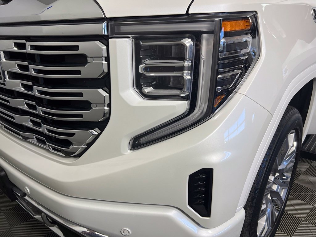 Used 2025 GMC Sierra 1500 Denali AWD/4WD image 38