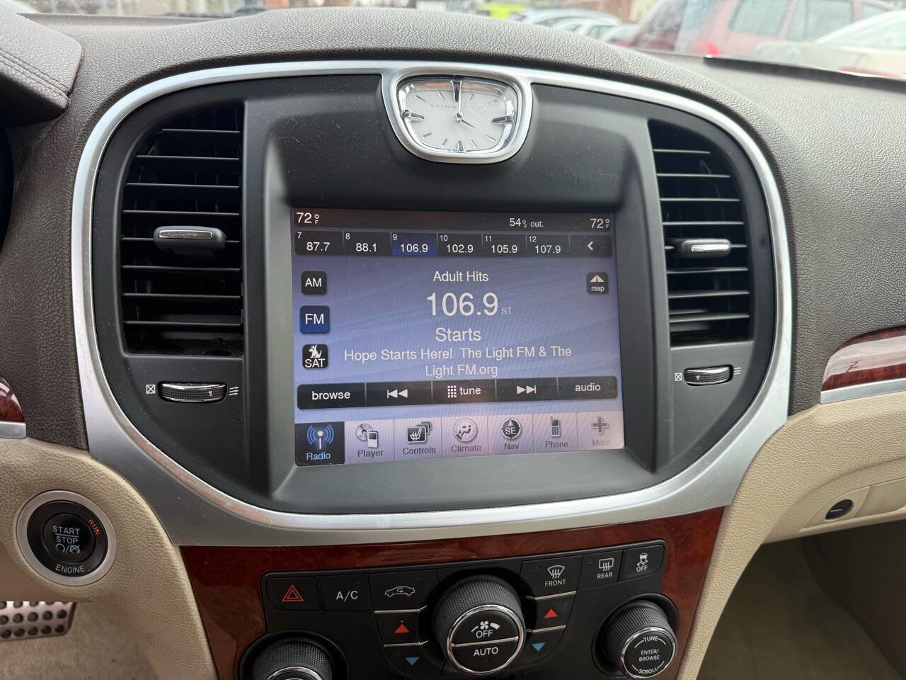 Used 2011 Chrysler 300 C image 27