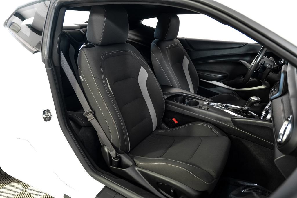 Used 2023 Chevrolet Camaro LT RWD image 33