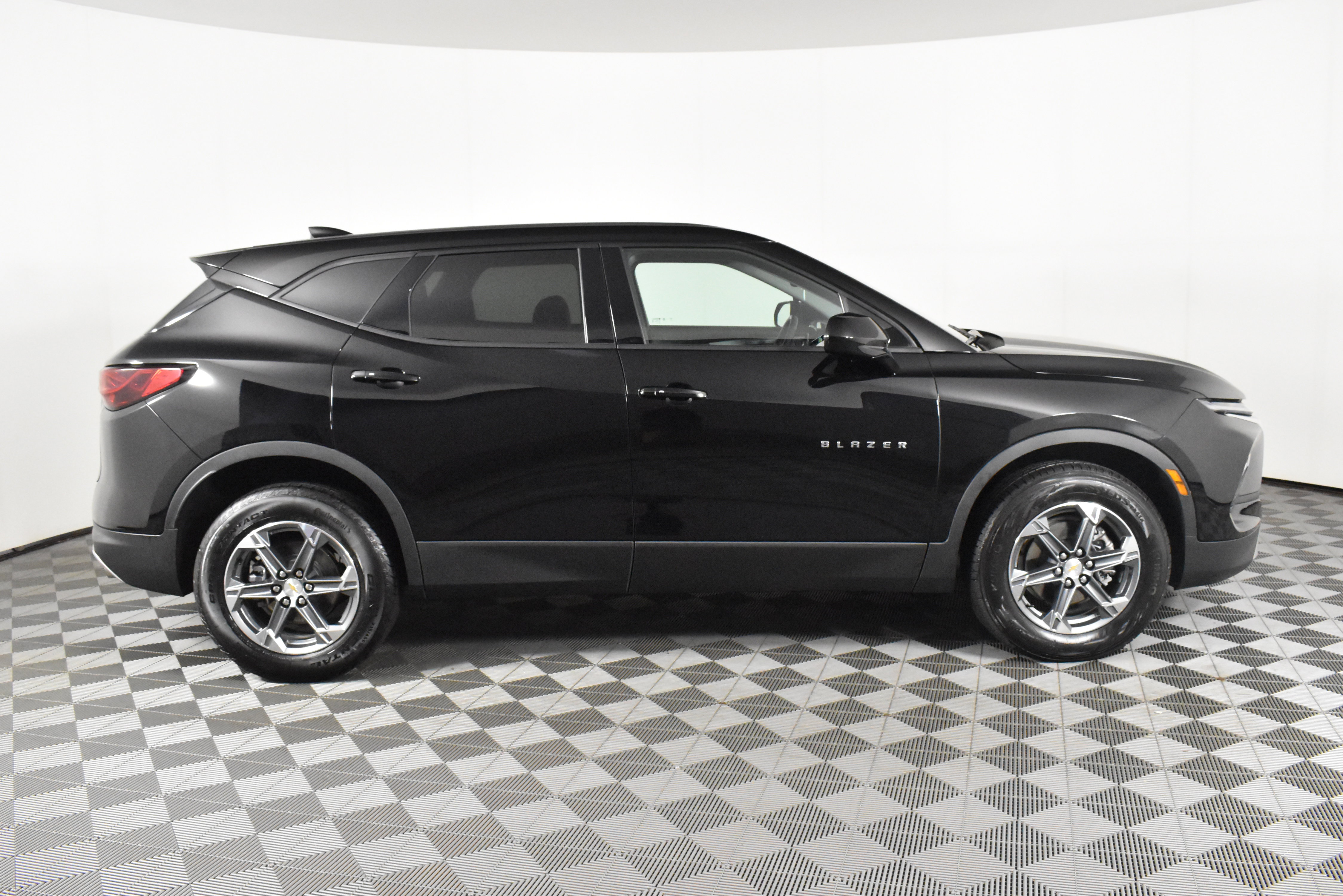 Used 2025 Chevrolet Blazer LT image 5