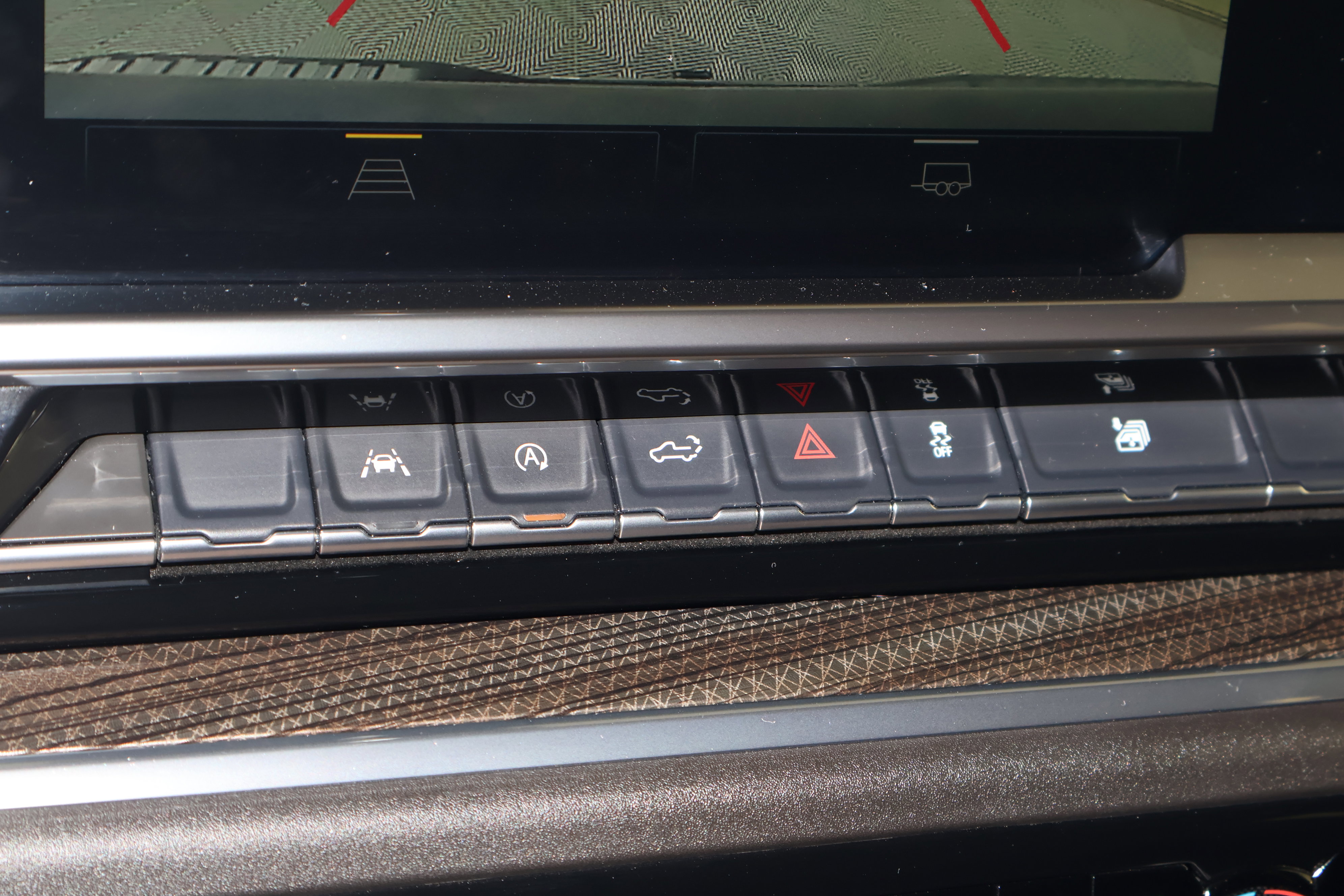 Used 2025 Chevrolet Silverado 1500 LT image 30