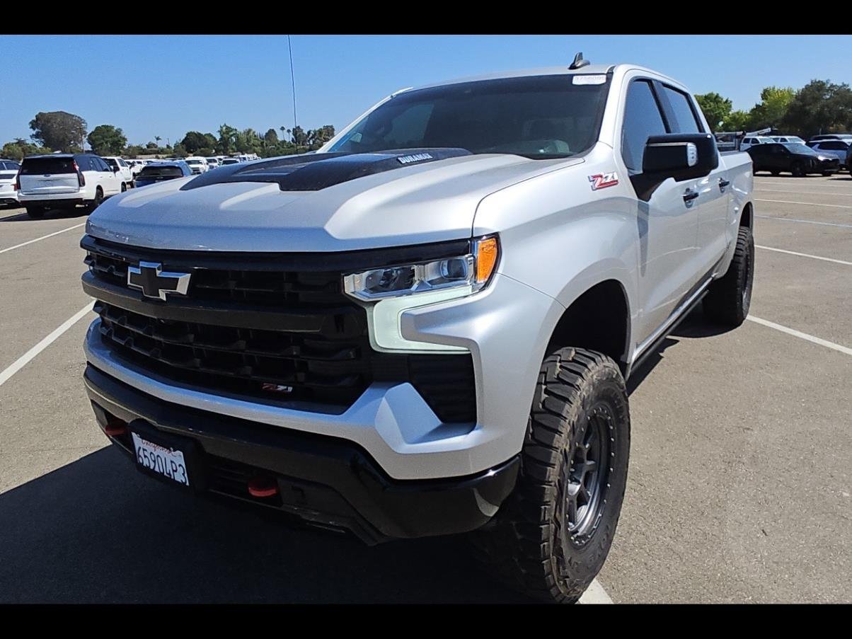 Used 2022 Chevrolet Silverado 1500 LT Trail Boss w/ LT Trail Boss Premium Package AWD/4WD image 1