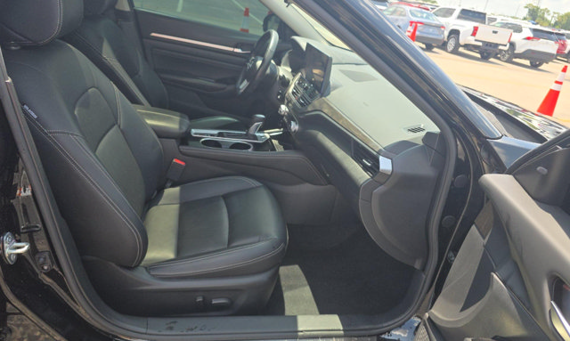 Used 2023 Nissan Altima 2.5 SL FWD image 9