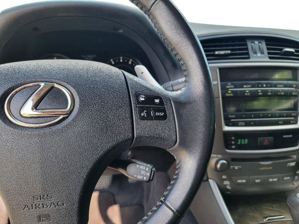 Used 2010 Lexus IS 250C w/ Luxury Pkg RWD image 17