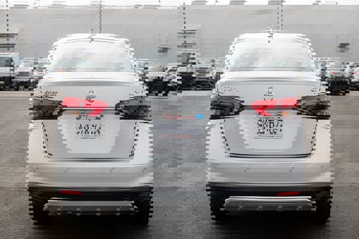 Used 2021 Nissan Versa SV image 16