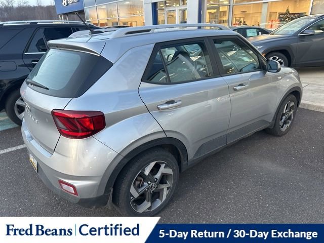 Used 2023 Hyundai Venue SEL image 12