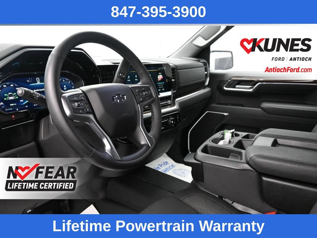 Used 2025 Chevrolet Silverado 1500 LT Trail Boss w/ LPO, Dark Essentials Package AWD/4WD image 16