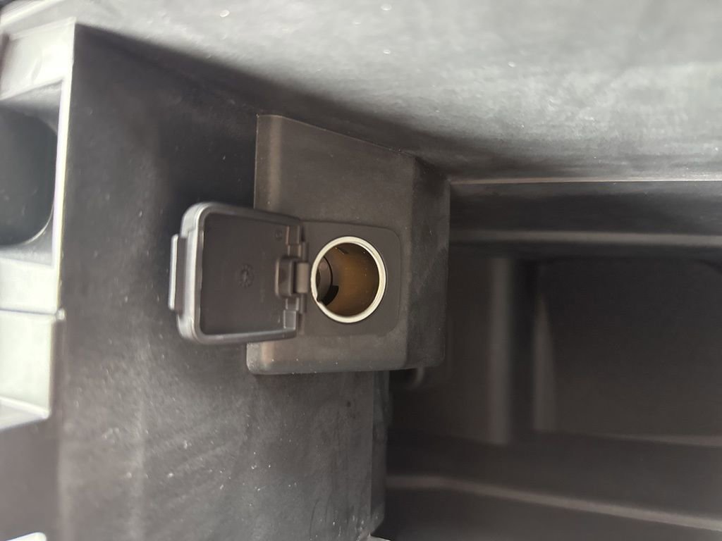 Used 2021 Ford Edge SE image 13