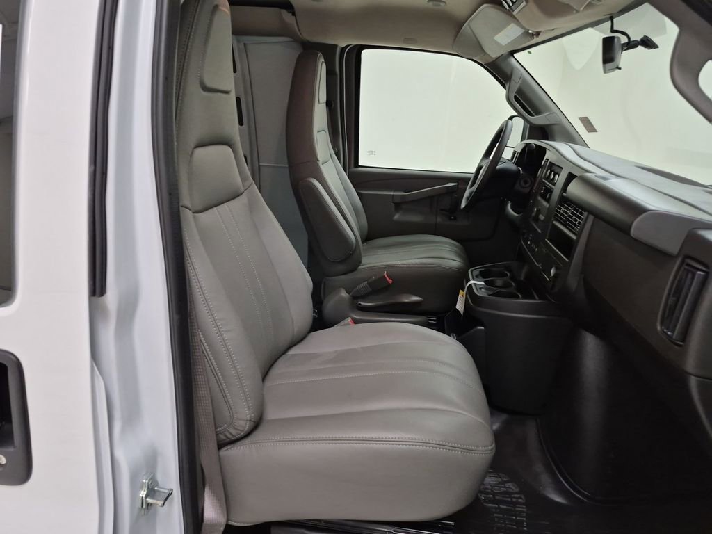 New 2025 GMC Savana 2500 Extended w/ Enhanced Convenience Package image 29