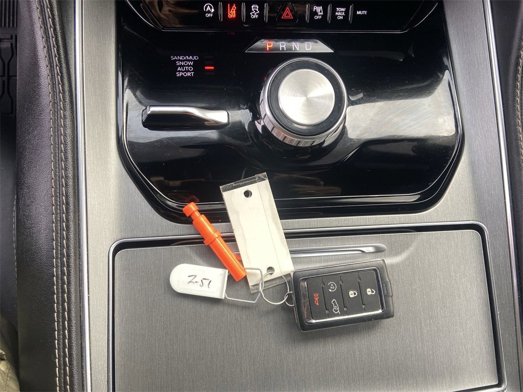 Used 2023 Jeep Wagoneer Series II image 16