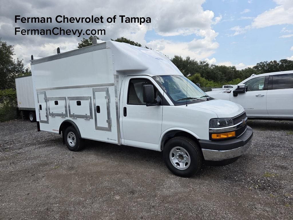 New 2026 Chevrolet Express 3500 RWD image 1