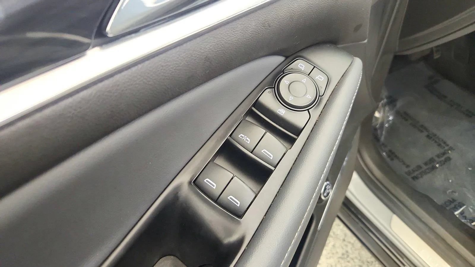 Used 2023 Buick Enclave Essence AWD/4WD image 22