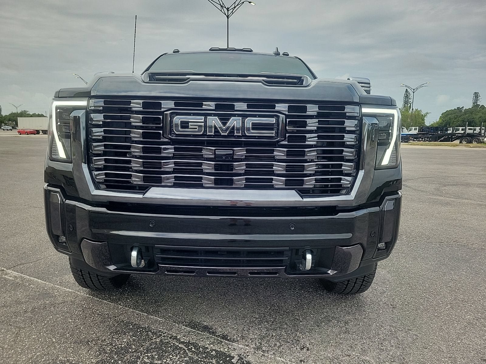 Certified 2024 GMC Sierra 2500 Denali Ultimate AWD/4WD image 4