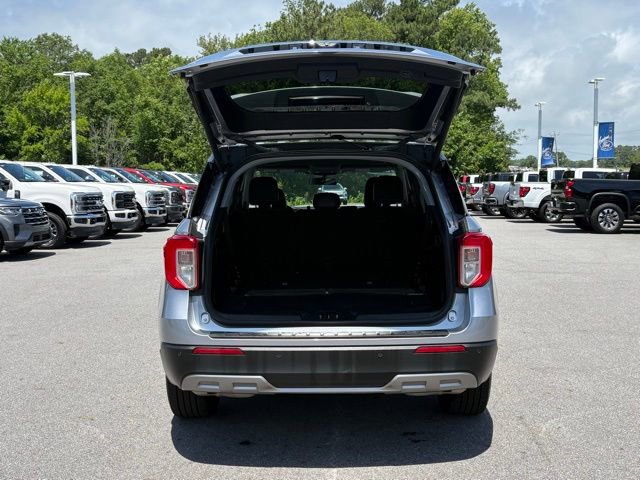 Used 2022 Ford Explorer XLT w/ Equipment Group 202A AWD/4WD image 22