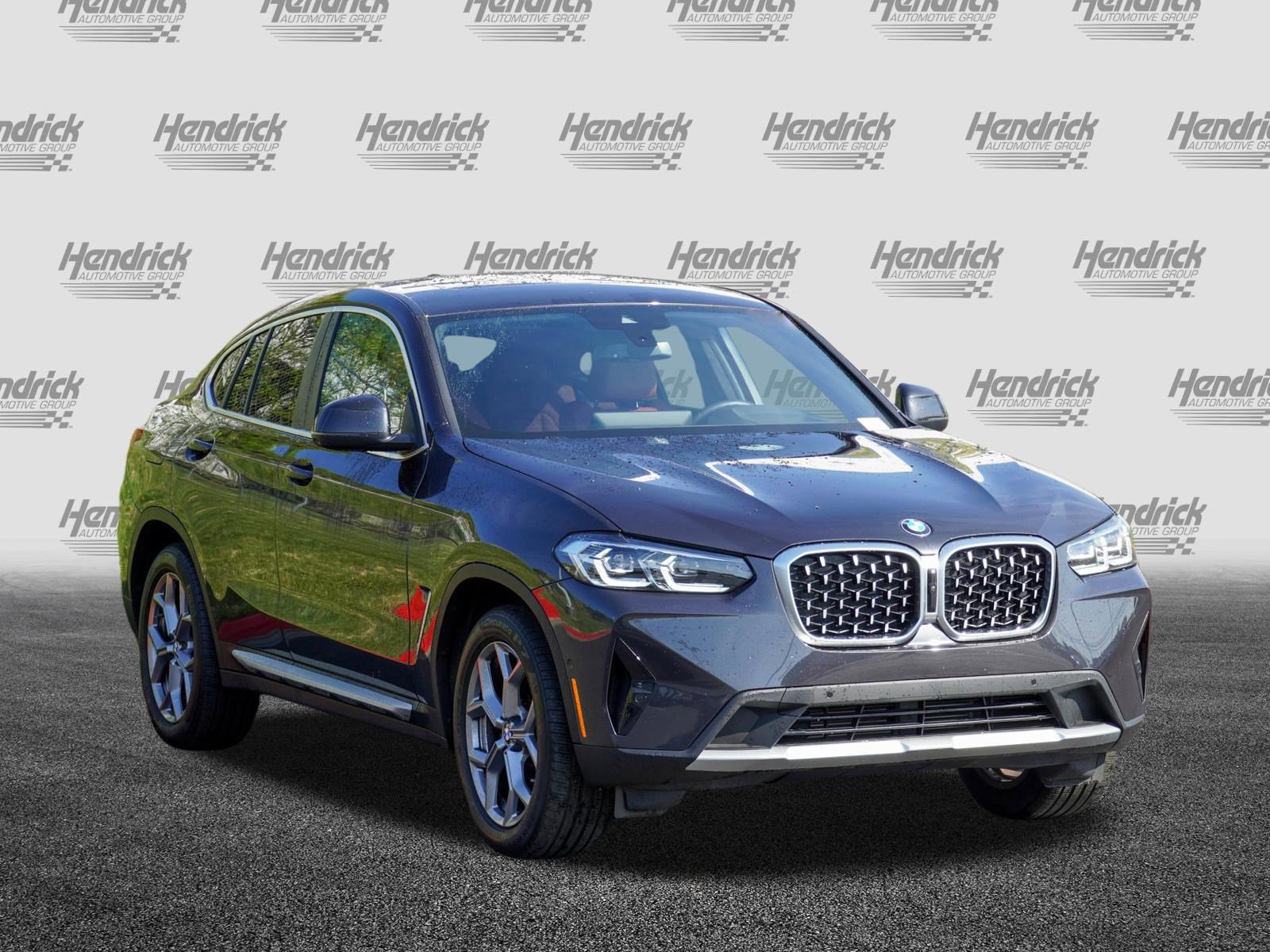 Certified 2025 BMW X4 xDrive30i AWD/4WD image 2