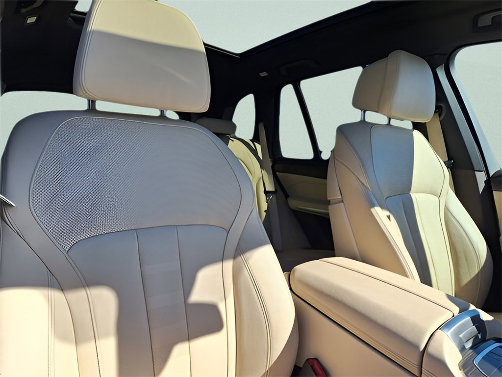 Used 2019 BMW X5 xDrive40i w/ Executive Package image 26