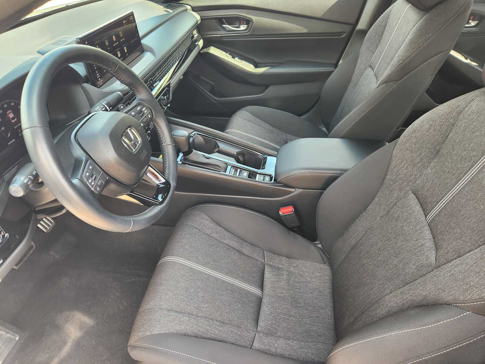 Used 2025 Honda Accord Sport image 12
