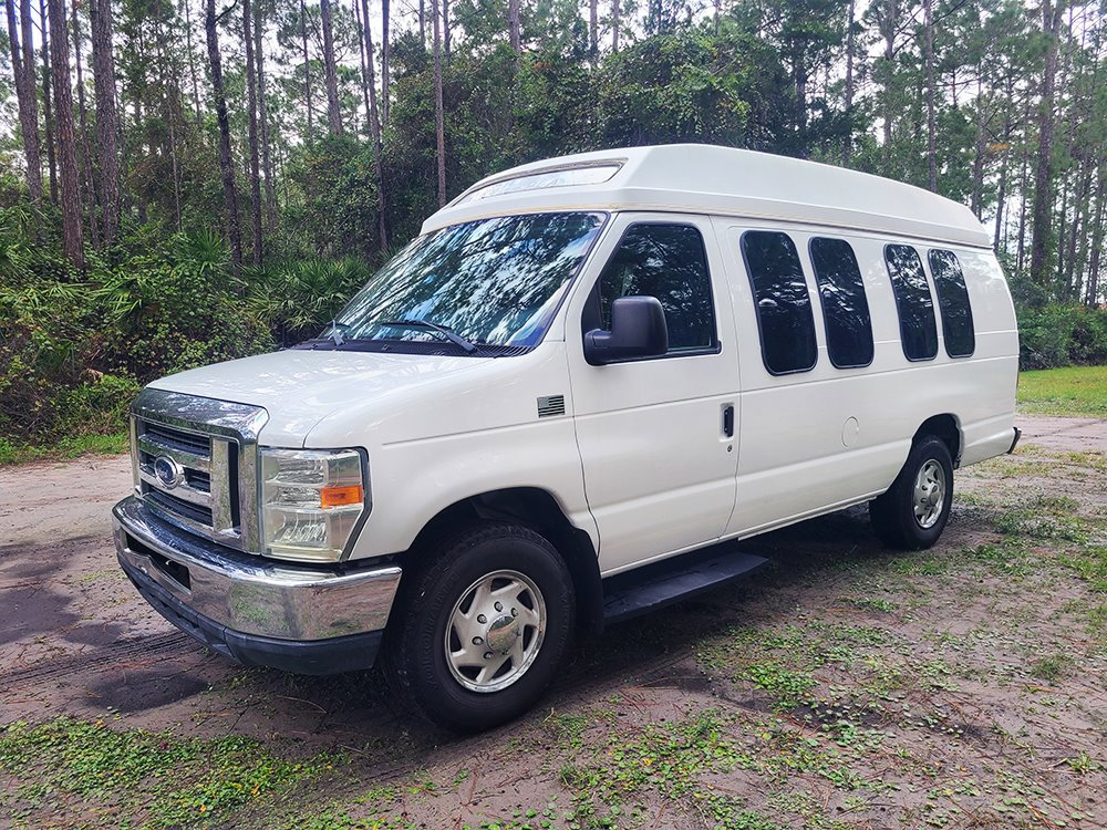 Used 2009 Ford E-250 and Econoline 250 Extended RWD image 1