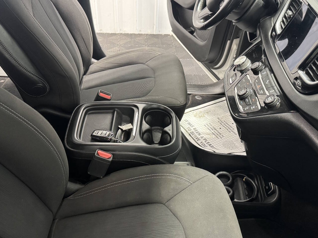 Used 2018 Chrysler Pacifica Touring Plus w/ S Appearance Package FWD image 17
