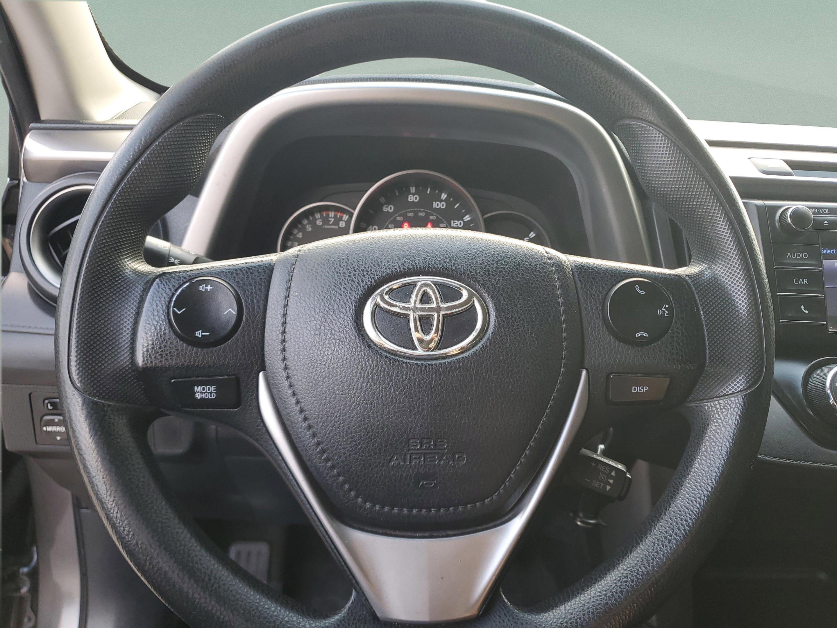 Used 2016 Toyota RAV4 LE image 17
