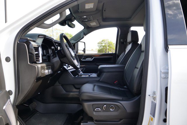 Used 2026 GMC Sierra 3500 Denali w/ Denali Reserve Package image 22