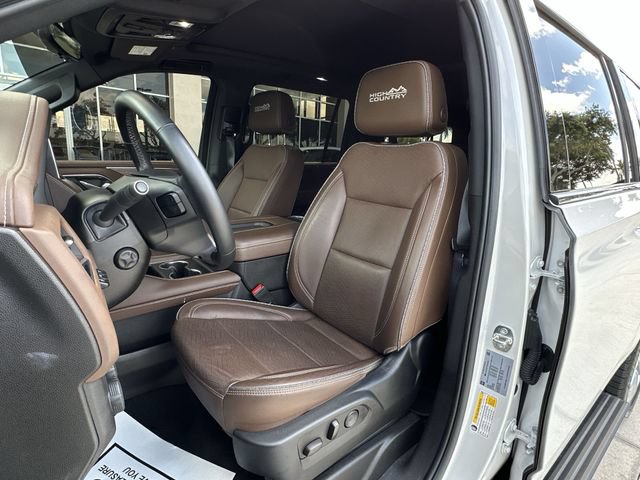 Certified 2023 Chevrolet Suburban High Country w/ Premium Package RWD image 3