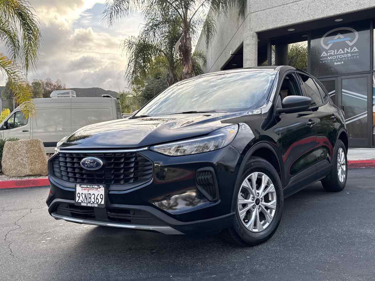 Used 2025 Ford Escape Active image 2