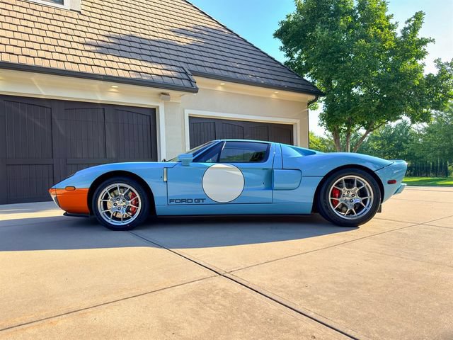 Used 2006 Ford GT RWD image 82