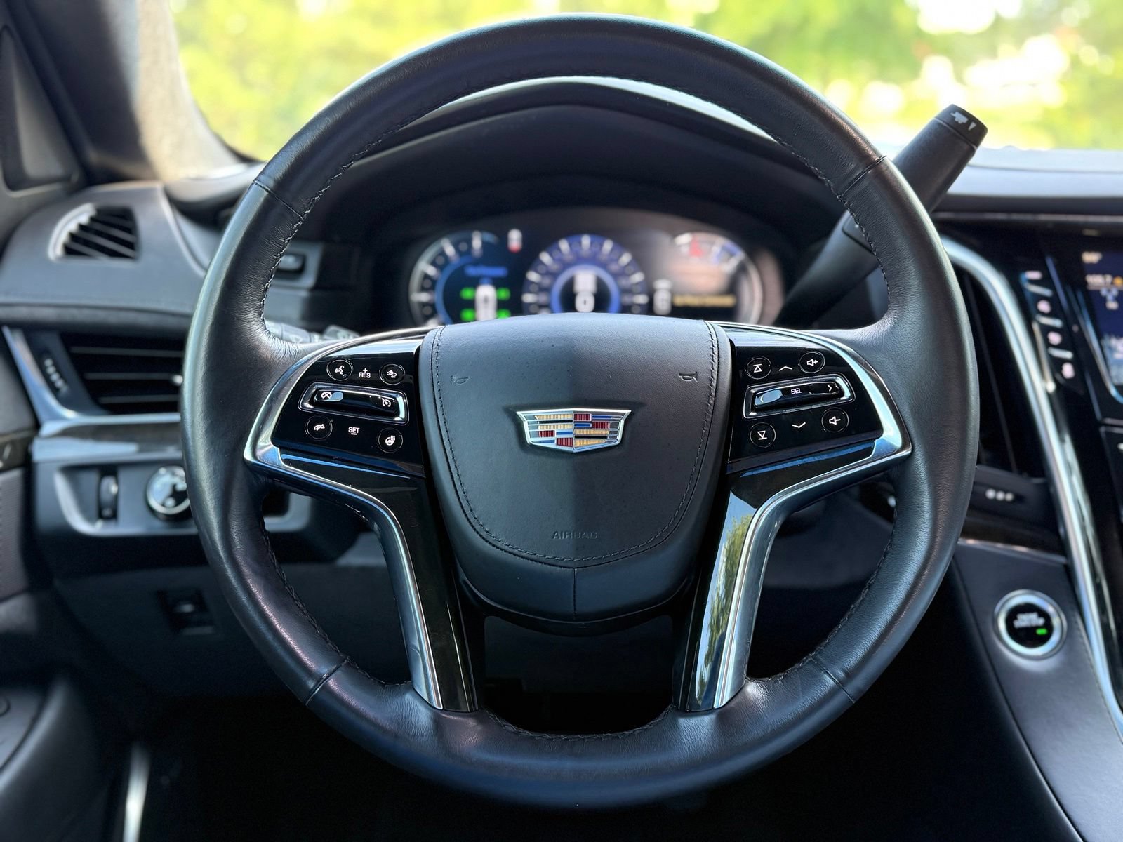 Used 2019 Cadillac Escalade Platinum RWD image 25