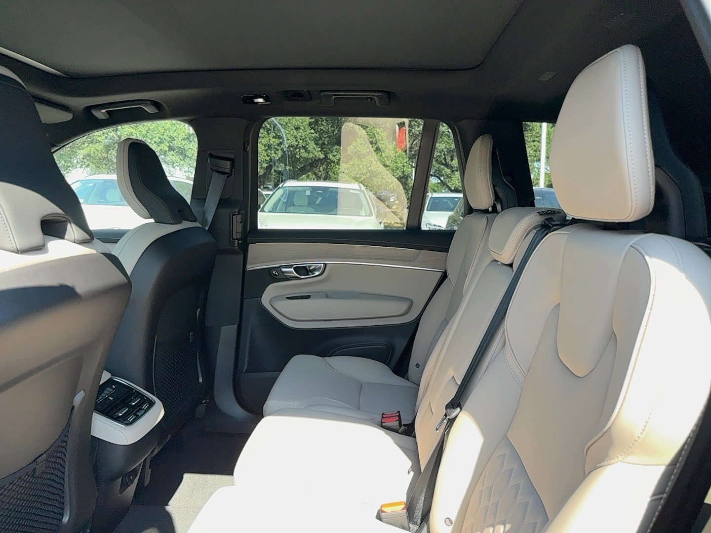 Used 2026 Volvo XC90 B5 Core AWD/4WD image 14