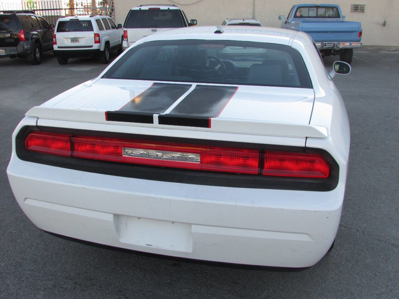 Used 2010 Dodge Challenger SE RWD image 6
