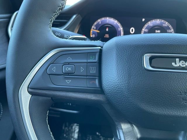 Used 2024 Jeep Grand Cherokee Limited w/ Black Appearance Package image 16