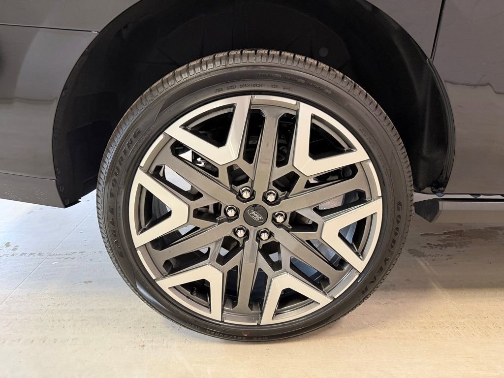 New 2026 Ford Expedition Max Platinum w/ Platinum Ultimate Package image 11