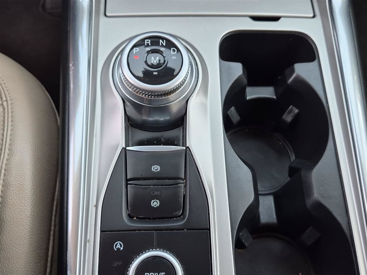 Used 2020 Ford Explorer XLT w/ Equipment Group 202A AWD/4WD image 27
