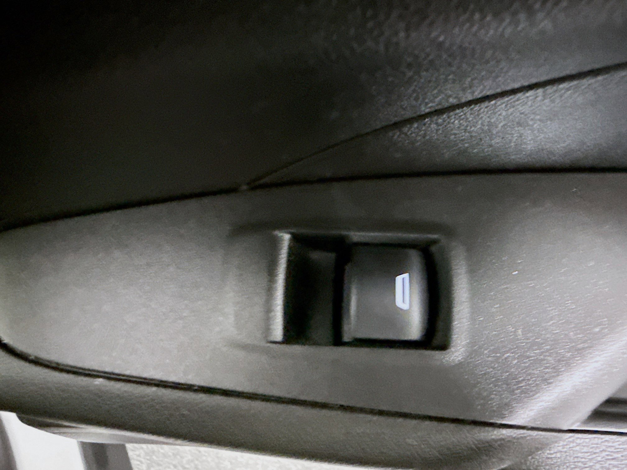 Used 2024 Chevrolet Trax LS image 30