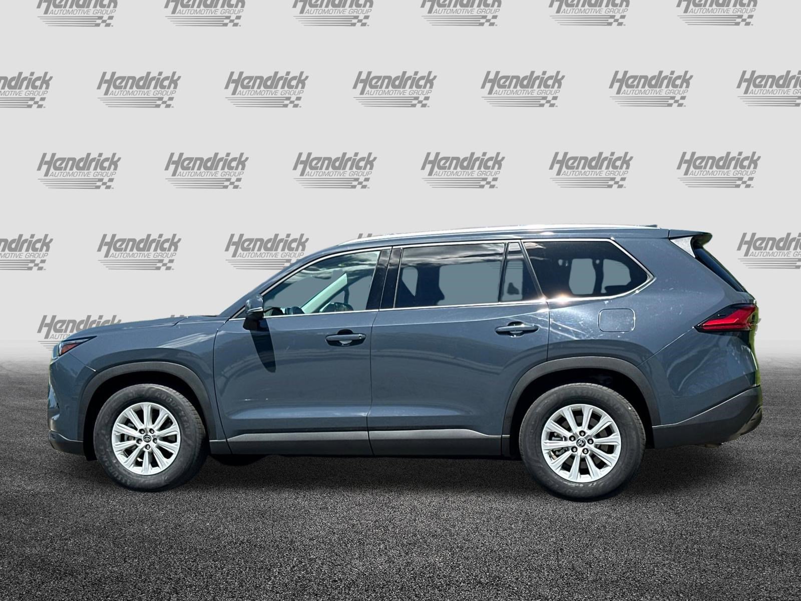 Used 2024 Toyota Grand Highlander XLE FWD image 8