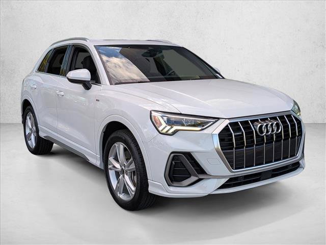 Used 2022 Audi Q3 2.0T Premium Plus w/ Premium Plus Package image 3
