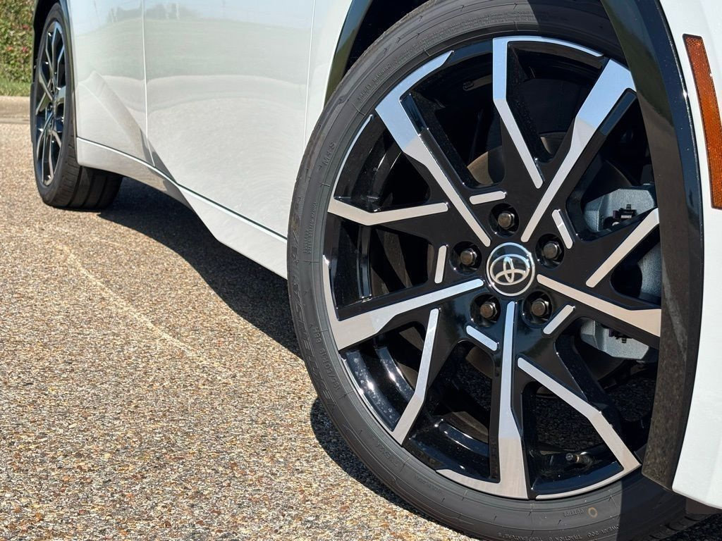 New 2025 Toyota Prius Plug-In Hybrid w/ Limited Premium Package FWD image 2