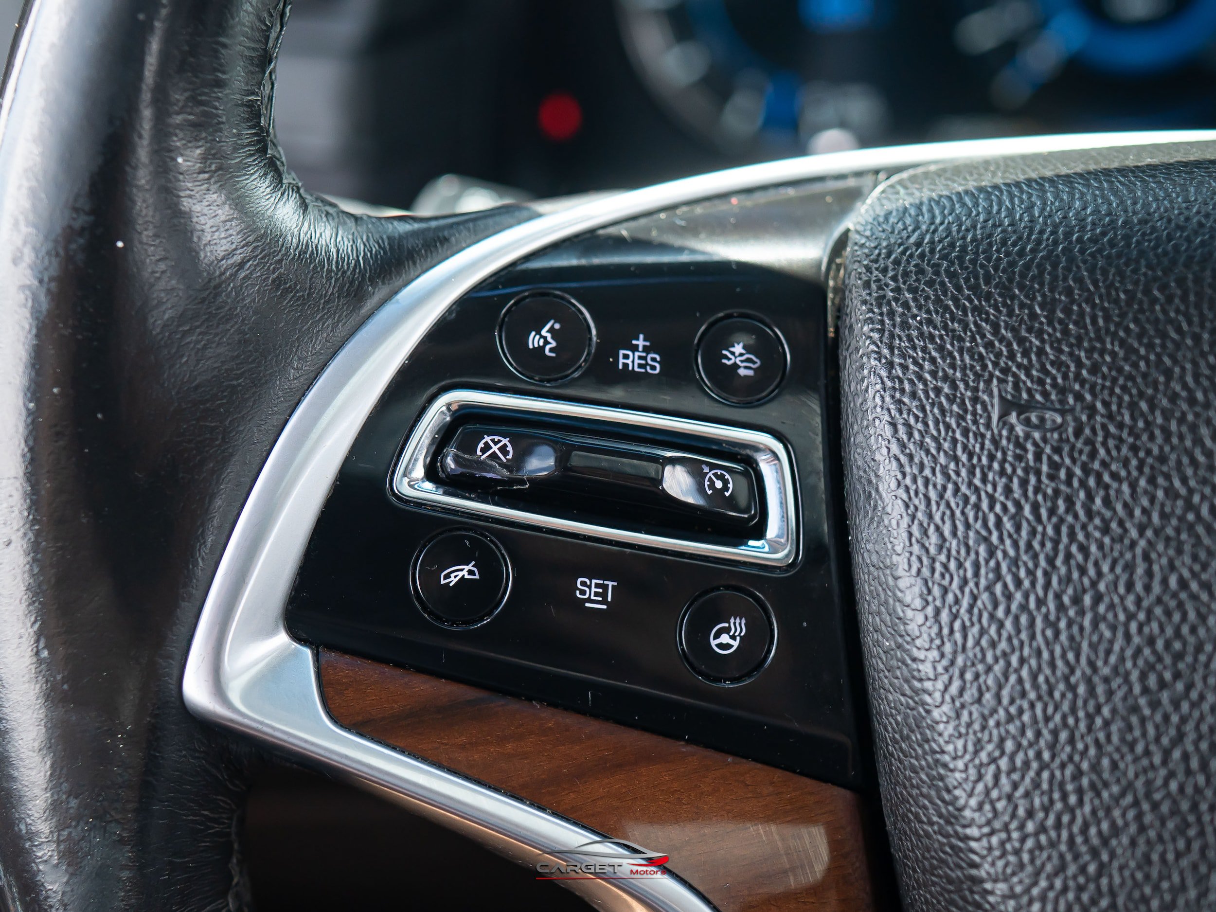Used 2018 Cadillac Escalade ESV Luxury RWD image 25
