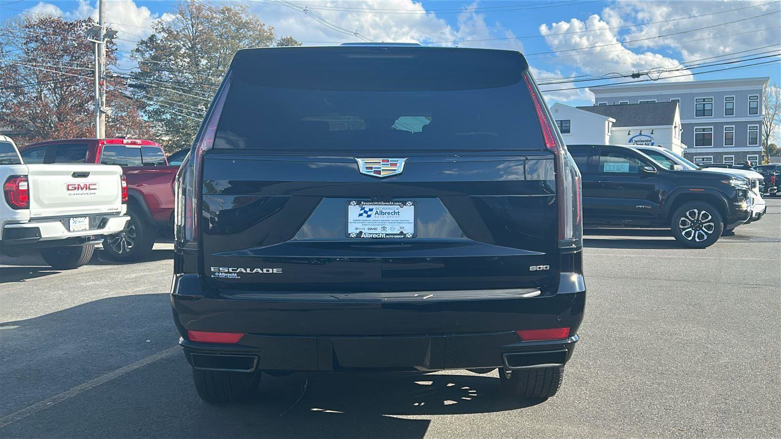 Certified 2024 Cadillac Escalade Sport Platinum w/ Heavy-Duty Trailer Package image 5