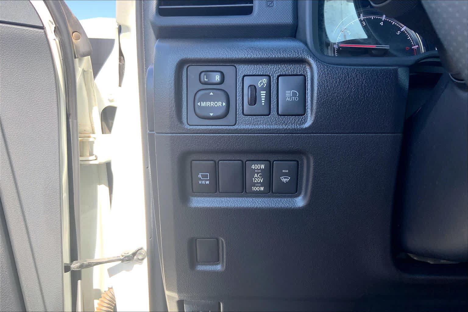 Used 2022 Toyota 4Runner Limited AWD/4WD image 36