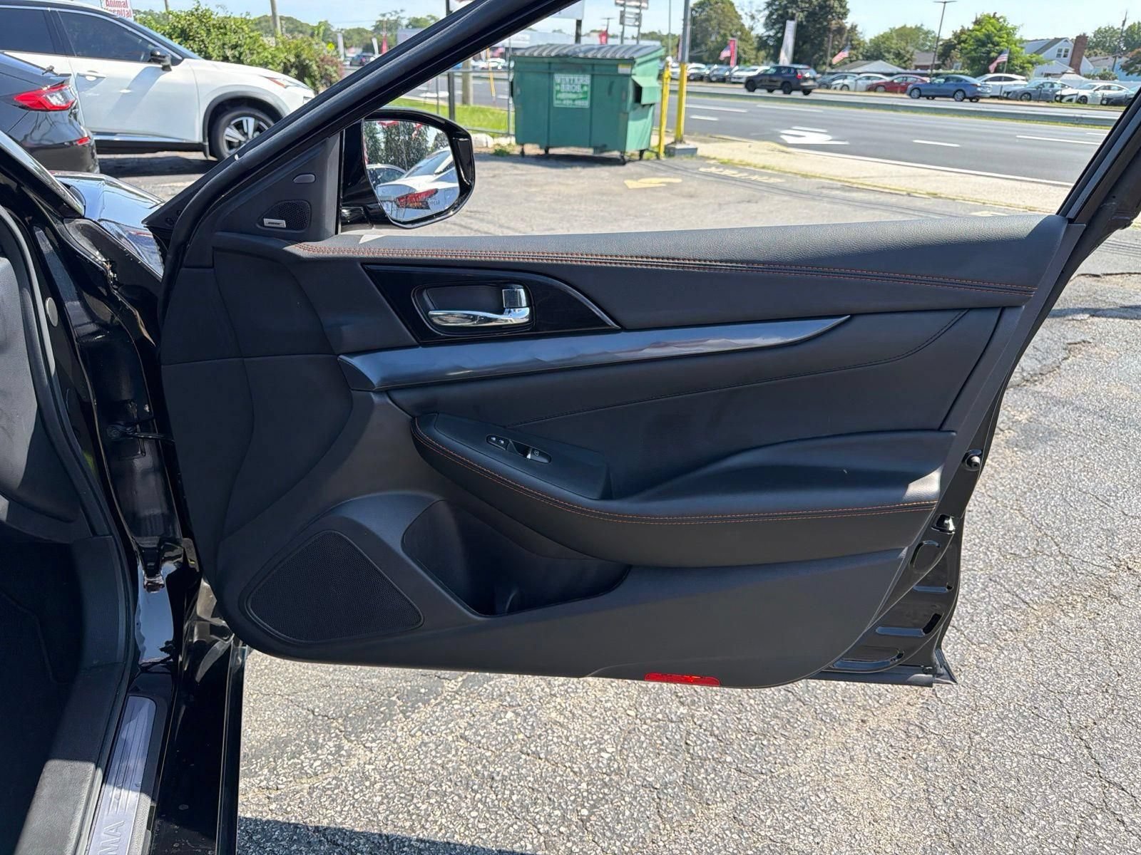 Used 2021 Nissan Maxima SR w/ Sport Mat Group FWD image 17
