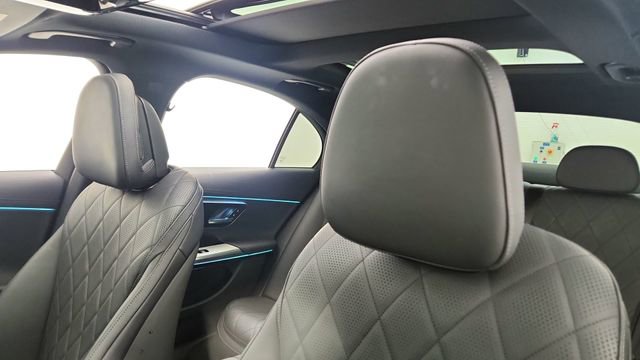 Used 2024 Mercedes-Benz E 450 4MATIC Sedan w/ Airmatic Package image 35