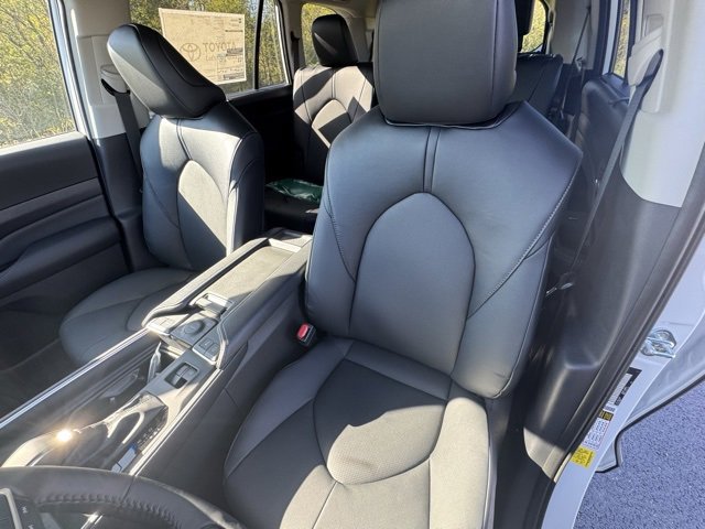 New 2026 Toyota Grand Highlander XLE image 13
