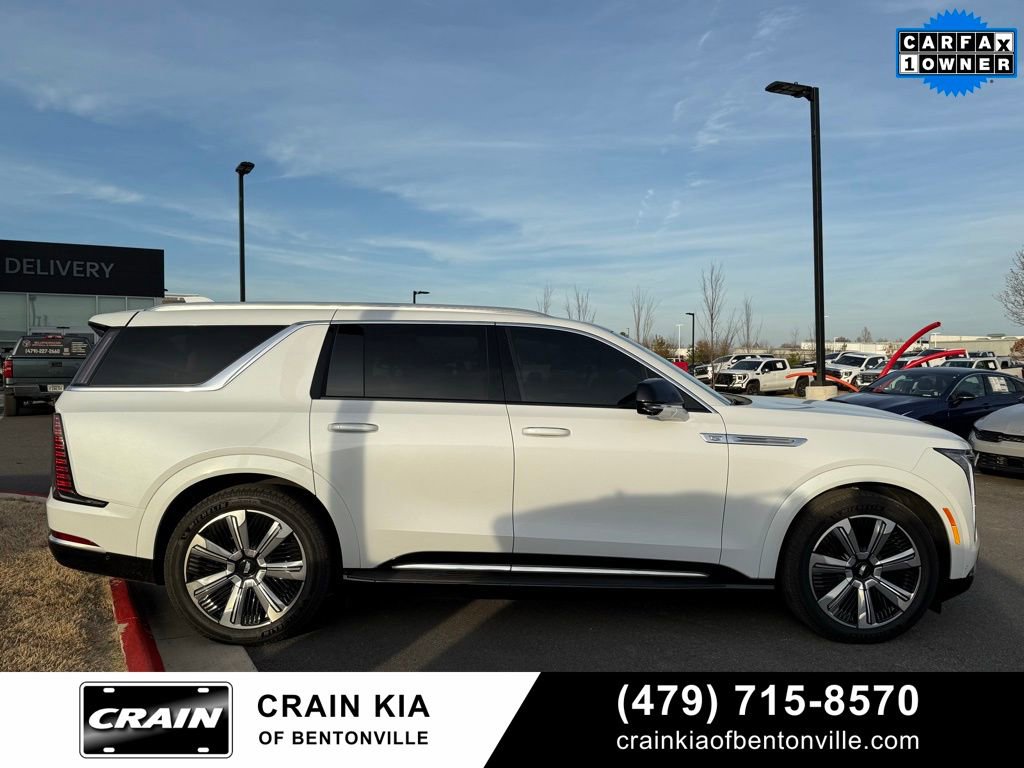 Used 2026 Cadillac Escalade IQL Luxury image 8