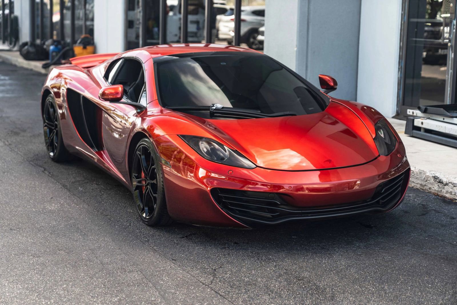 Used 2014 McLaren MP4-12C Spider RWD image 3