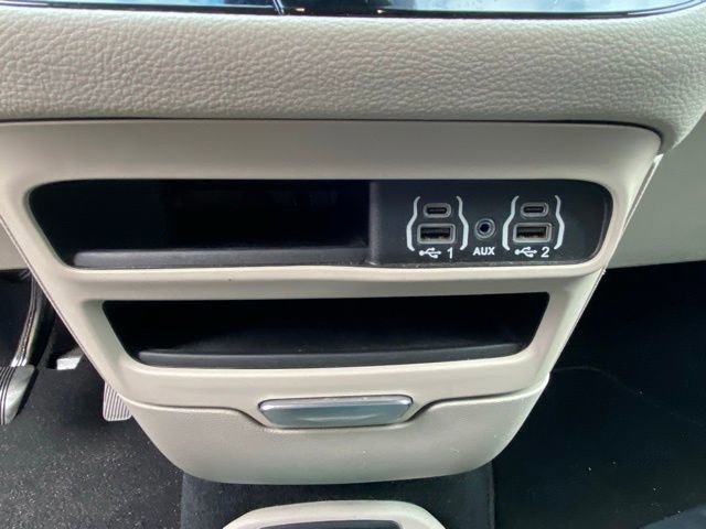 Used 2023 Chrysler Pacifica Touring-L image 22