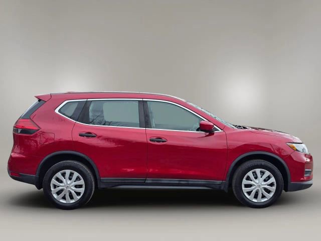 Used 2017 Nissan Rogue S image 4