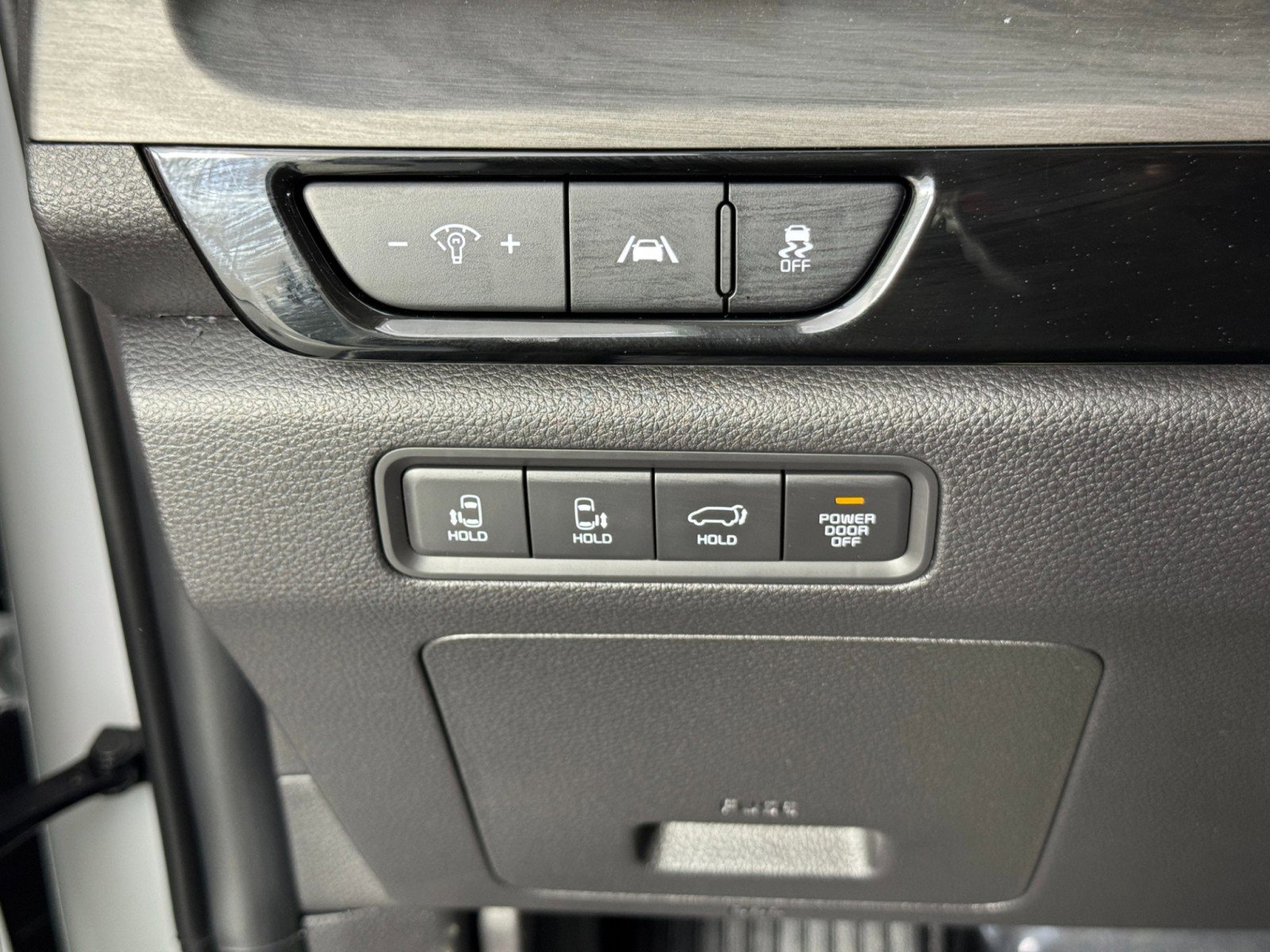Used 2024 Kia Carnival SX FWD image 18